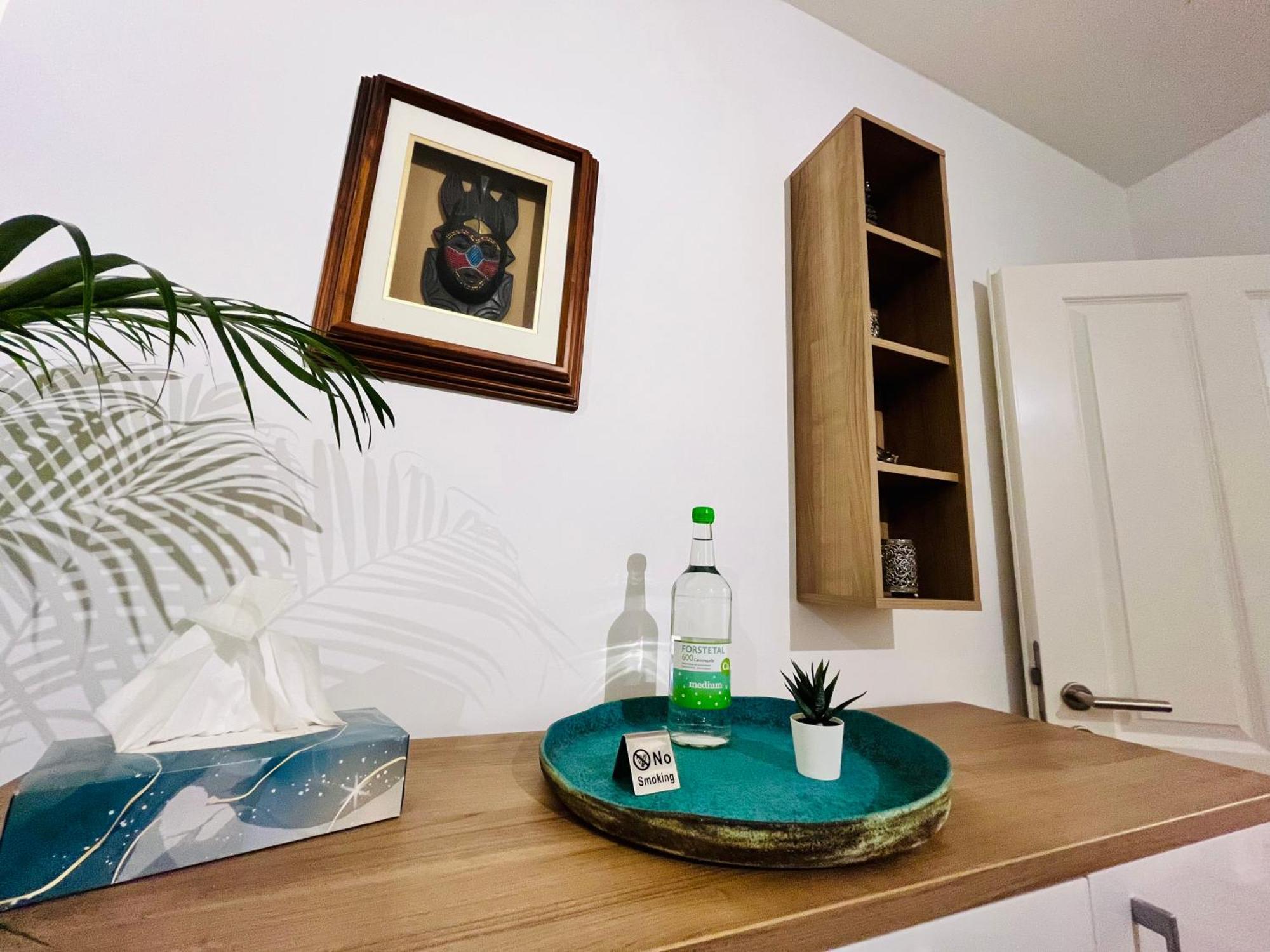 Leo Apartment